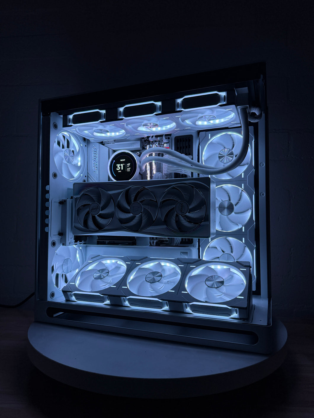 HAVN HS420 Elite W: AMD Ryzen 9950X3D / 96GB DDR5 / 4TB SSD / RTX 5090 / Extreme Gaming PC