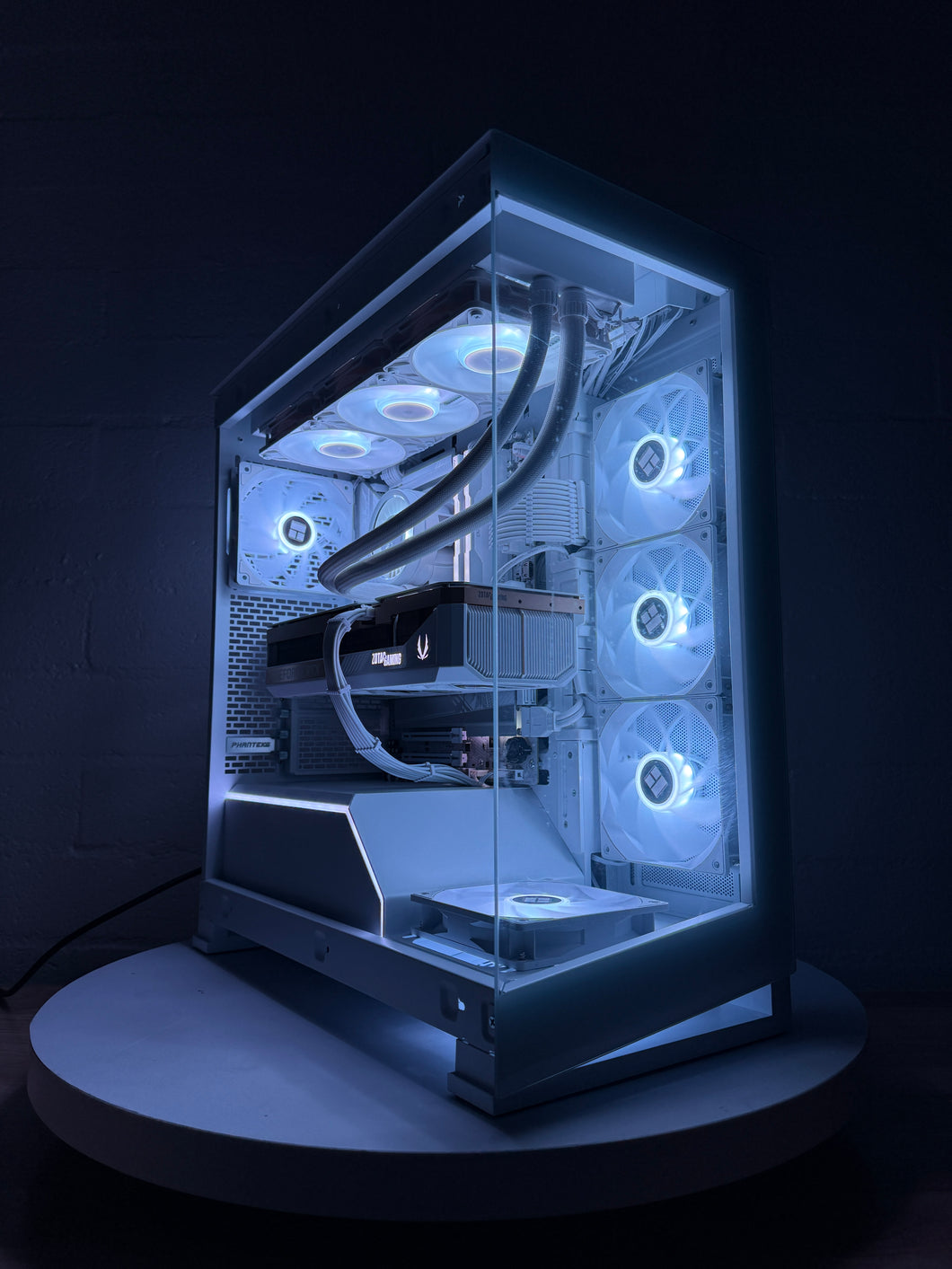 NV5-W: AMD Ryzen 7 9800X3D / 48GB DDR5 / 2TB Gen5 SSD / RTX 5080